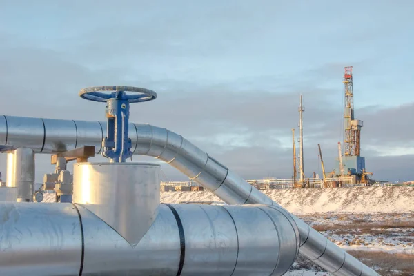 Kuzey sahada petrol çıkarımı.