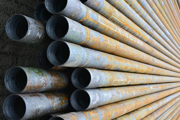 Petrol ve gaz kuyuları delme için borular