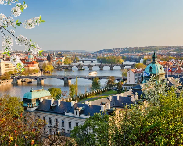 Prag bei Sonnenuntergang — Stockfoto