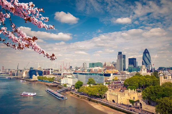 London City im Frühling — Stockfoto