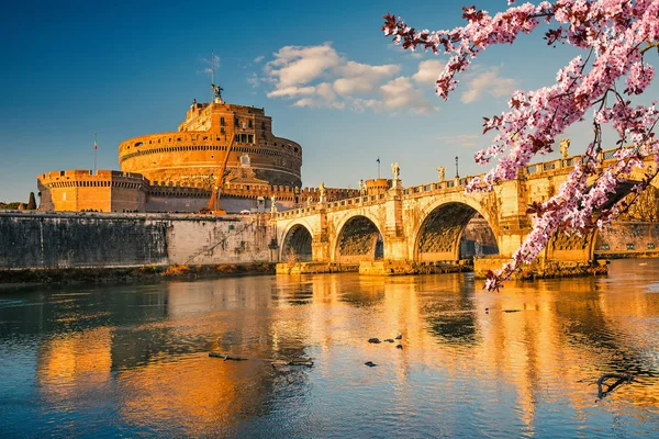 Cetatea SantAngelo la primăvară, Roma — Fotografie, imagine de stoc