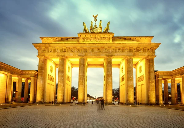 Puerta de Brandeburgo al atardecer — Foto de Stock