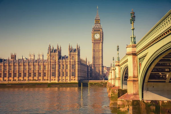 ロンドンの大きなベンと議会の家 — ストック写真