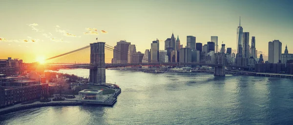 Ponte di Brooklyn e Manhattan al tramonto — Foto Stock