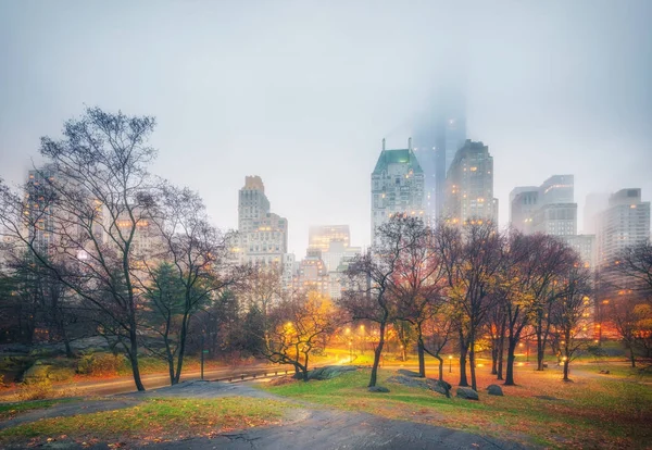 NY Parque central en la mañana lluviosa — Foto de Stock