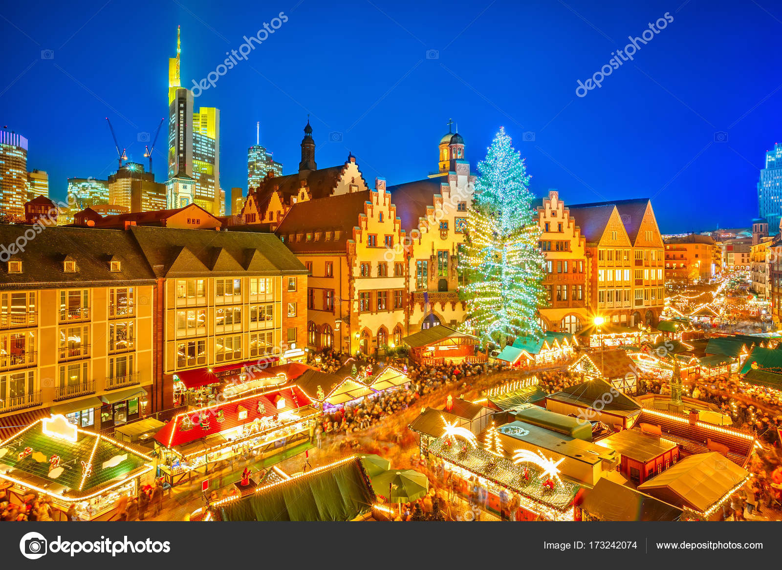 Christmas market in Frankfurt — Stock Photo © sborisov 173242074