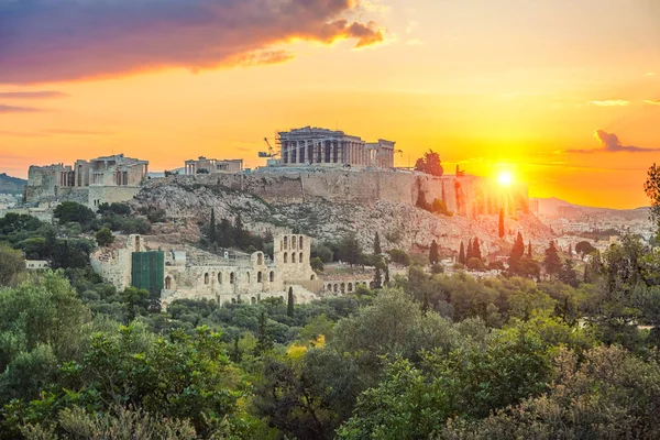Ανατολή ηλίου πάνω από τον Παρθενώνα, την Ακρόπολη της Αθήνας — Φωτογραφία Αρχείου