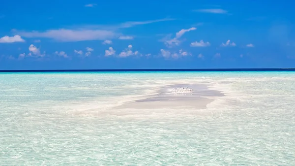 Piccola isola spiaggia oceanica — Foto Stock