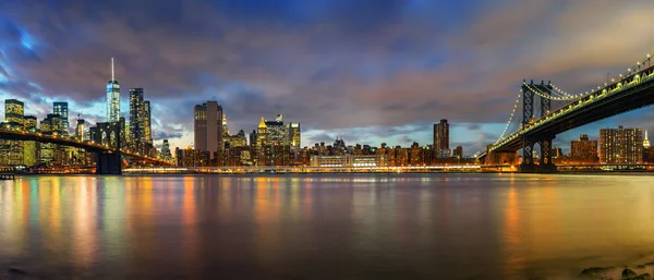 Brooklyn bridge a Manhattan bridge za soumraku — Stock fotografie