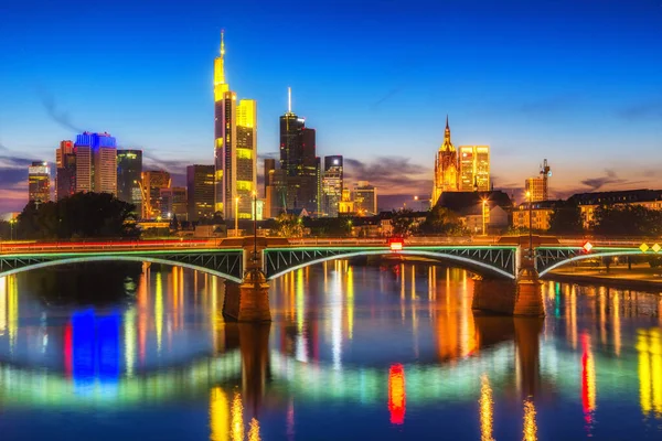 Frankfurt na zonsondergang — Stockfoto