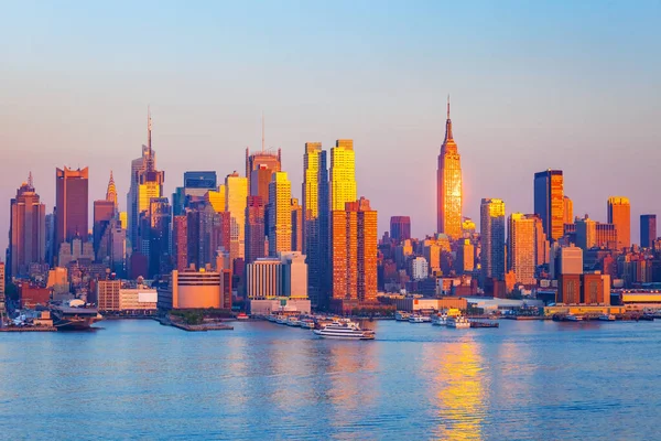 Vista sobre Manhattan ao pôr do sol — Fotografia de Stock
