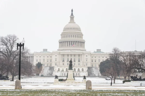 Amerikai Capitol Washingtonban télen — Stock Fotó