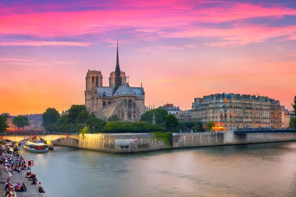 Notre Dame de Paris di notte — Foto Stock