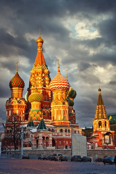Moskova 'daki St. Basils Katedrali — Stok fotoğraf