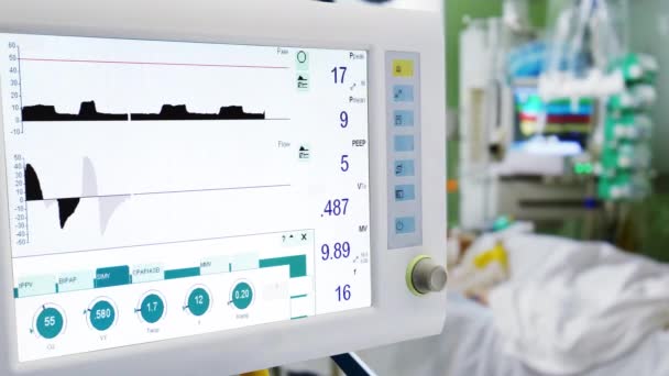 Patient Unité Soins Intensifs Avec Ventilation Pulmonaire Premier Plan — Video
