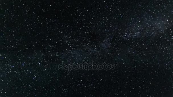 Ночное небо с мерцающими звёздами и Млечный Путь — стоковое видео