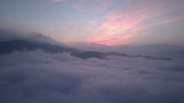 Epische Ochtend Vlucht Boven Wolken — Stockvideo