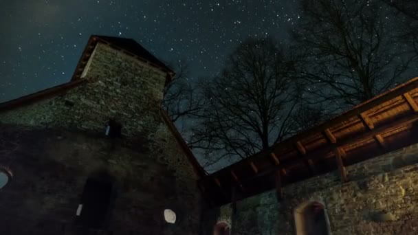 Noční Obloha Nad Historického Kostela Zřícenina Časová Prodleva — Stock video