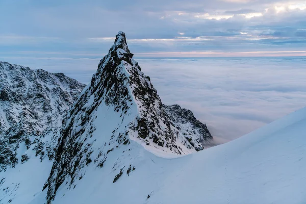 Noite Pôr Sol Colorido Montanhas Nevadas Inverno Eslováquia High Tatras — Fotografia de Stock