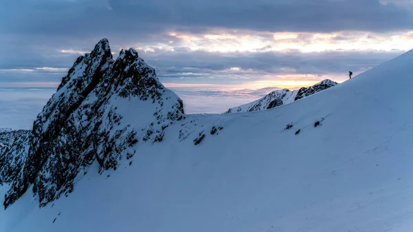 Noite Pôr Sol Colorido Montanhas Nevadas Inverno Eslováquia High Tatras — Fotografia de Stock