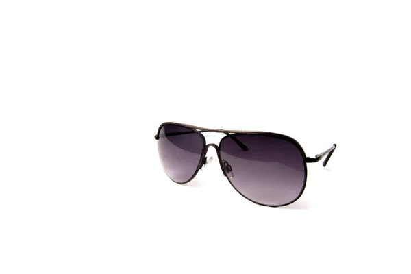 Schwarze Sonnenbrille mit Rahmen isoliert auf weißem Hintergrund — Stockfoto
