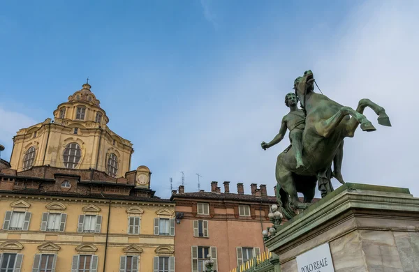 Häst ryttare staty i Turin — Stockfoto