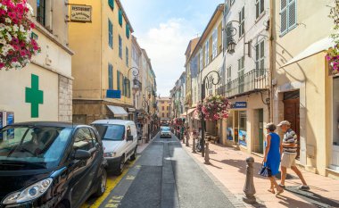 Sokak Görünümü'nde Antibes eski şehir, Fransa