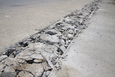 Beton yol kırık