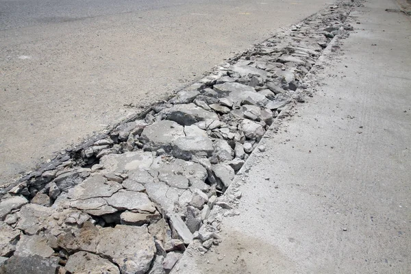 Concrete road broken — Stock Photo, Image