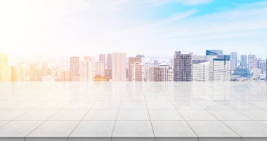 İş kavramı - panoramik modern cityscape kuş hava bakışı gündoğumu ve sabah altında bina ile boş beton zemin üstü mavi Tokyo, Japonya parlak gökyüzü görüntü için ya da ürün montaj