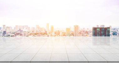 İş kavramı - panoramik modern cityscape kuş hava bakışı gündoğumu ve sabah altında bina ile boş beton zemin üstü mavi Tokyo, Japonya parlak gökyüzü görüntü için ya da ürün montaj