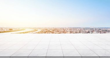 İş konsepti - Panoramik modern şehir manzaralı boş mermer zemin üstü gündoğumu ve sabah Tokyo, Japonya 'nın parlak mavi gökyüzü altında kuş bakışı görüntü veya montaj ürünü