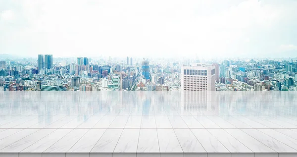 Concepto de negocio: piso de mármol vacío con vista aérea panorámica moderna del edificio del paisaje urbano bajo el amanecer y el cielo brillante azul matutino de Taipéi, Taiwán para mostrar o montar el producto —  Fotos de Stock