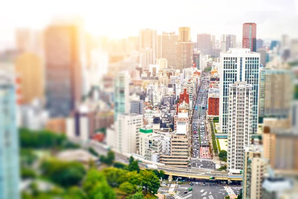 Asia businessconcept voor onroerend goed en zakelijke constructie - verticale moderne stadsgezicht gebouw vogel eye luchtfoto van Tokiotoren onder zonsopgang en ochtend blauwe heldere hemel in Tokio, Japan — Stockfoto