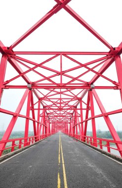 Simetrik kırmızı çelik yapı inşaatı köprü ve yol Xiluo, Tayvan