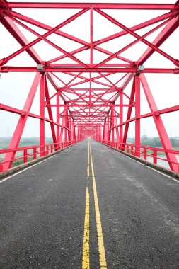 Simetrik kırmızı çelik yapı inşaatı köprü ve yol Xiluo, Tayvan