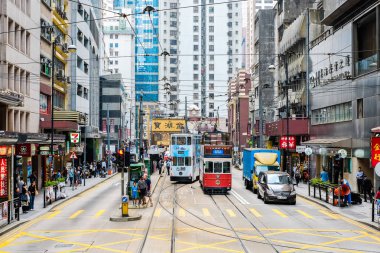 Kentsel günlük yaşam merkezi bölgesinde tramvay (araba Ding Ding, ünlü tramvay/bus), nüfuslu alanlar ve uluslararası iş ve finans merkezi Hong Kong(Hk), Çin