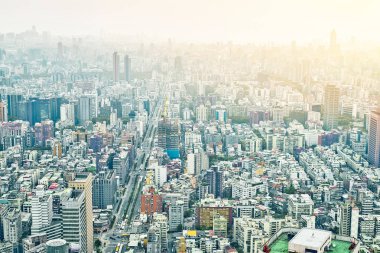 Emlak ve kurumsal inşaat iş kavramı: panoramik modern şehri kuş bakışı dramatik gündoğumu ve Taipei, Tayvan bina 101 sabah Mavi gökyüzünden