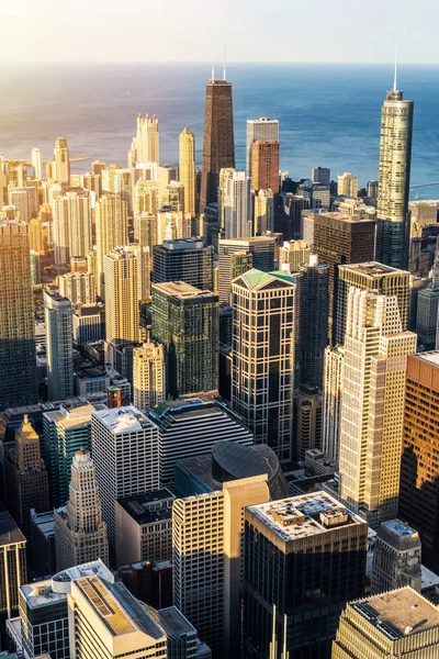 Cidade skyline visão aérea noite em Chicago, América — Fotografia de Stock