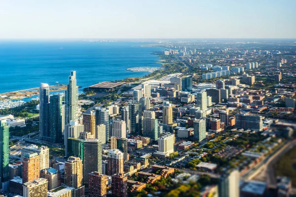 Nachtaufnahme der Skyline der Stadt Chicago, Amerika Stockbild