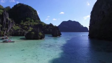 Drone görüntüleri, Cadlao Adası Lagoon yakınındaki El Nido Palawan Filipinler