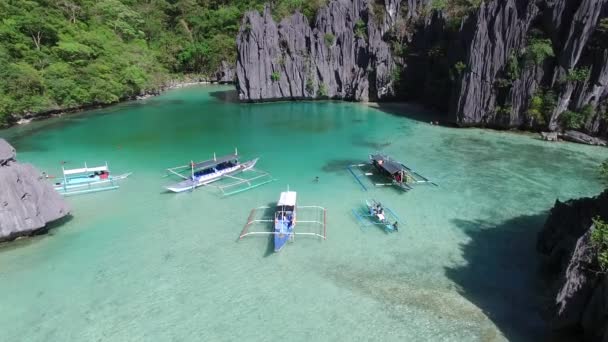 Drone Riprese della Laguna di Cadlao Island vicino El Nido nelle Filippine Palawan — Video Stock