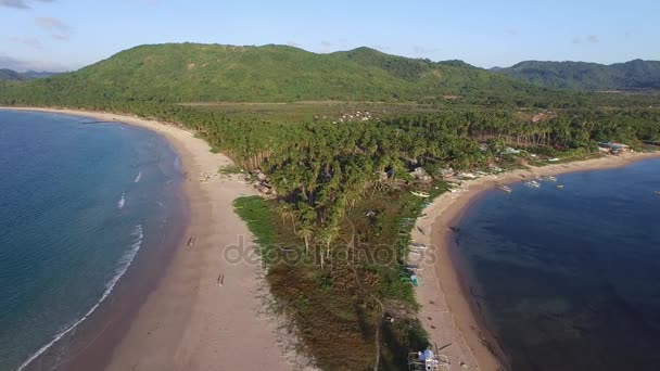 Drohnenaufnahmen vom nacpan beach in der Nähe von el nido in den palawanesischen Philippinen — Stockvideo