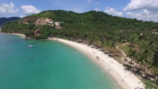 Drone felvételeket of Las Cabanas Beach közelében El Nido a Palawan Fülöp-szigetek Videóklipek