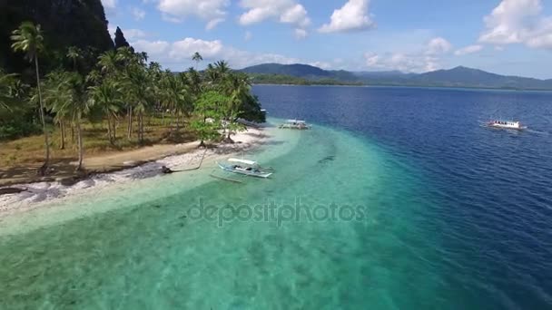 Drone Filmagem de Pinagbuyutan Beach Island perto de El Nido em Palawan Filipinas — Vídeo de Stock