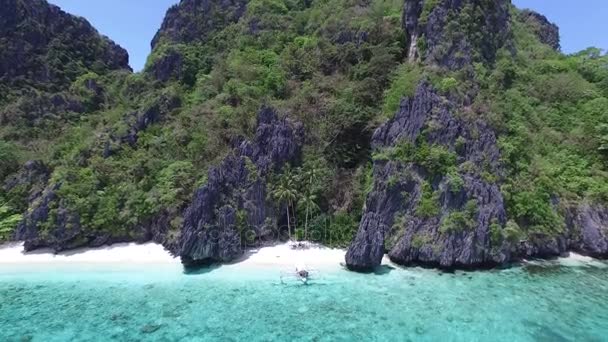 Drone di Entalula Island vicino a El Nido nelle Filippine Palawan — Video Stock