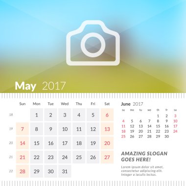 Mayıs 2017. 2017 Yılı Masa Takvimi. Hafta Pazar başlar. Sayfada 2 Ay. Fotoğraf Yeri ile Vektör Tasarım Yazdırma Şablonu