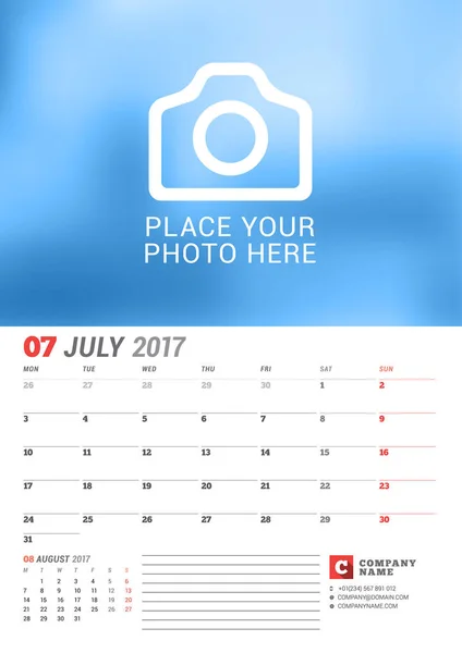 Planificador de calendario de pared para 2017 Año. Plantilla de impresión vectorial con lugar para la foto. La semana empieza el lunes. 2 meses en la página. Julio — Vector de stock