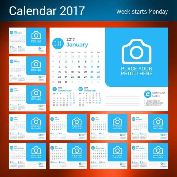 Календар столів на 2017 рік. Векторний друк шаблону з місцем для фотографії. Тема синього кольору. Набір 12 місяців. Тиждень починається з понеділка. 3 місяці на сторінці — стоковий вектор