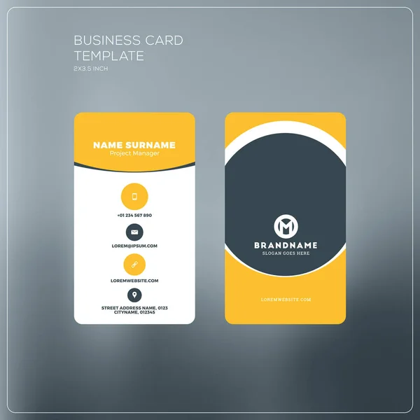 Вертикальный шаблон печати визитной карточки. Личная визитка с логотипом компании. Черный и желтый цвета. Чистый плоский дизайн. Векторная иллюстрация. Макет визитки — стоковый вектор